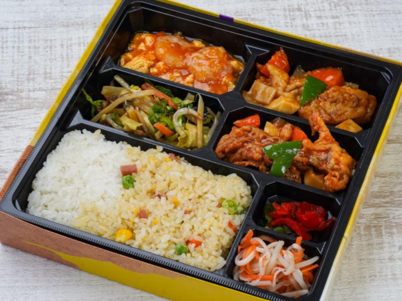 【豪華 幕の内弁当】白身魚の甘酢炒めとサバのチリソース弁当