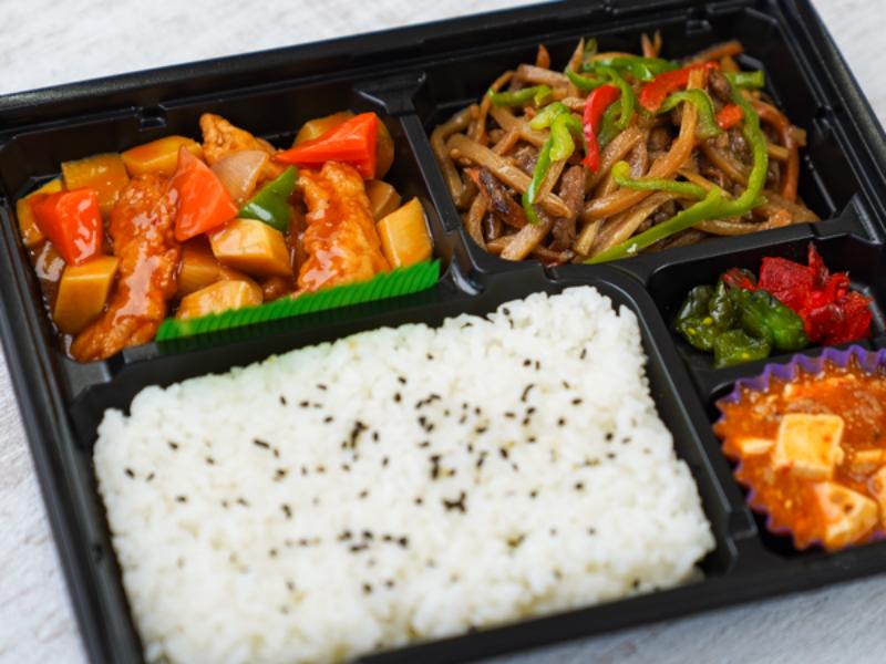 【厳選】Wメイン中華弁当（白身魚の甘酢炒め＆チンジャオロース）