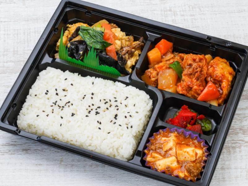 【厳選】Wメイン中華弁当（サバチリソース＆木耳と豚肉玉子炒め）