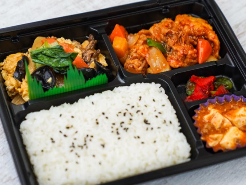 【厳選】Wメイン中華弁当（サバチリソース＆木耳と豚肉玉子炒め）