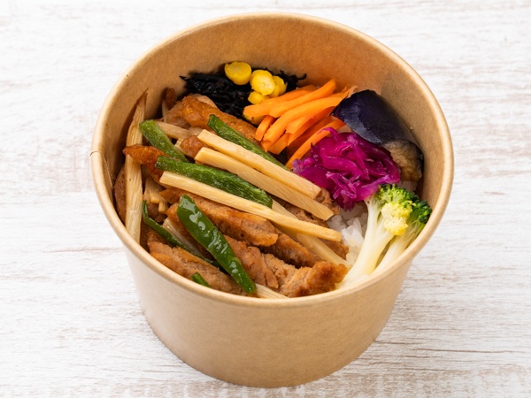 彩り野菜とヴィーガン青椒肉絲の弁当