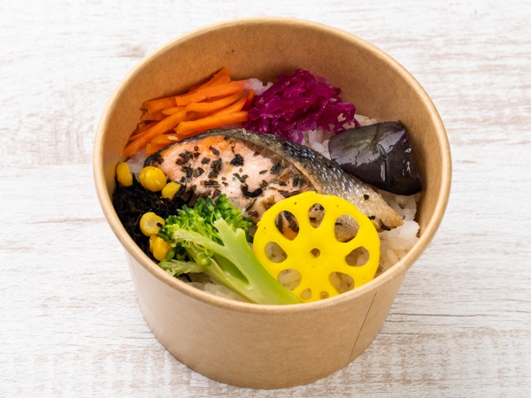 彩り野菜と鮭のバジルソテーの弁当