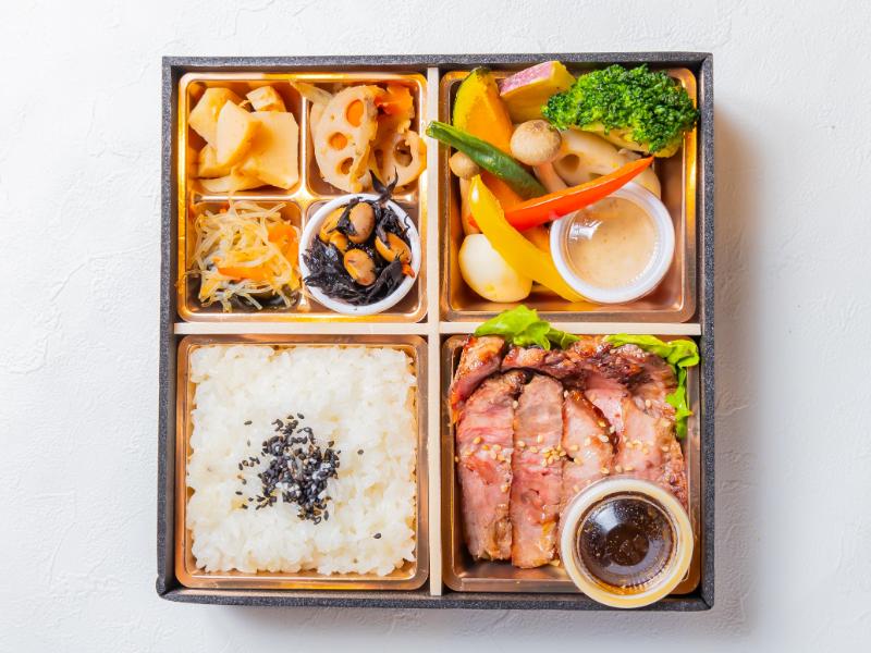 季節の副菜白ごはんとステーキ和御膳