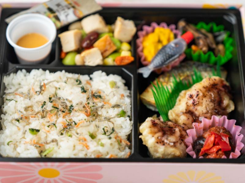 ［Ｂ－１］スーパーフード＆ＭＣＴオイル【ＧＡＢＡとたんぱく質が摂れる】梅鶏天・焼きサバ弁当