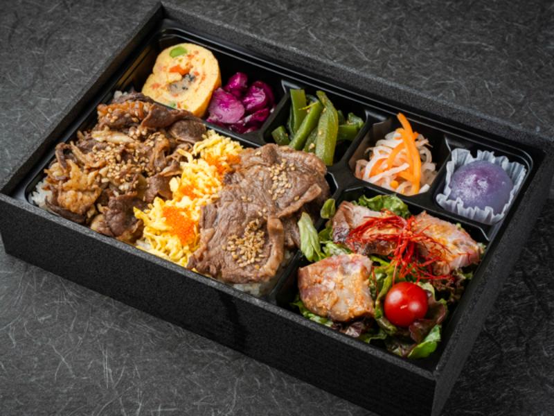 四元豚モモの低温調理味噌焼きと2種牛肉の彩り弁当（牛バラ、牛カルビ）