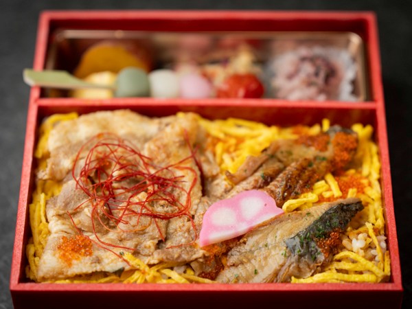 豚バラ味噌焼きと鰻彩り弁当