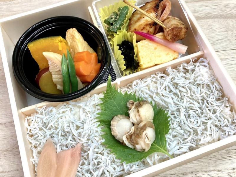 釜揚げしらすとホタテ懐石重