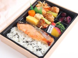 焼鳥と銀鮭の弁当