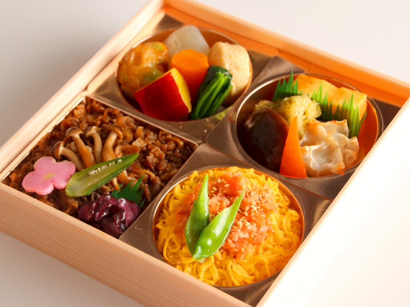 牛きのこ旨炊きとトロサーモンの満月御膳