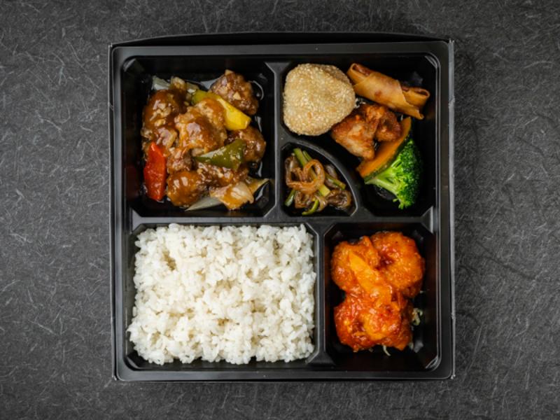 【選べるご飯】揚げラム肉の旨煮とプリプリ海老チリソース御膳