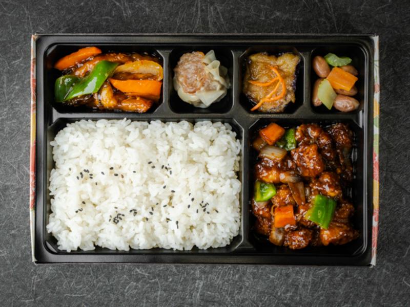 【選べるご飯】鶏肉の甘みそ炒めと茄子の四川風炒め弁当