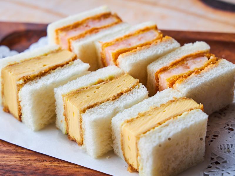 厚焼き玉子 × ぷりぷり海老カツのコンビサンド