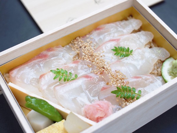 鯛黒酢ちらし重