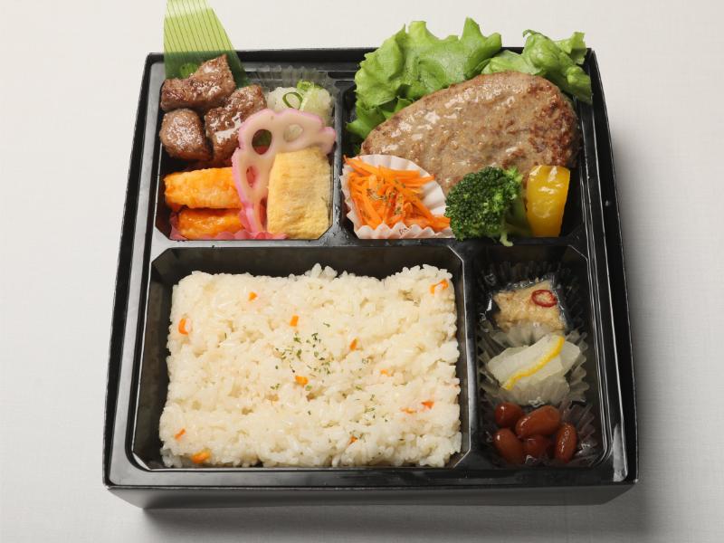 肉×肉ハンバーグとサイコロステーキ