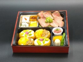 彩りいなり寿司御膳〜和牛ステーキ〜