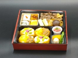 彩りいなり寿司御膳〜和牛すき焼き〜