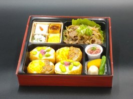 彩りいなり寿司御膳〜特選焼肉〜