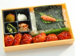 ヤンニョムチキンの明太海苔弁当