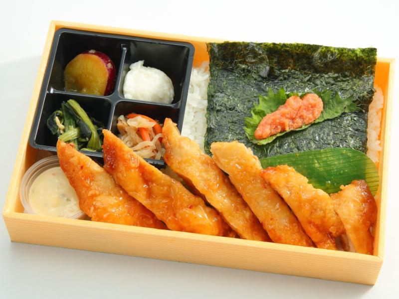 チキン南蛮の明太海苔弁当