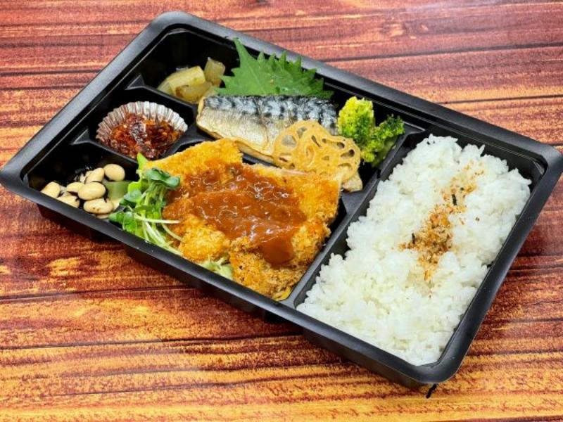 WメインのＤＸチキンカツ＆鯖