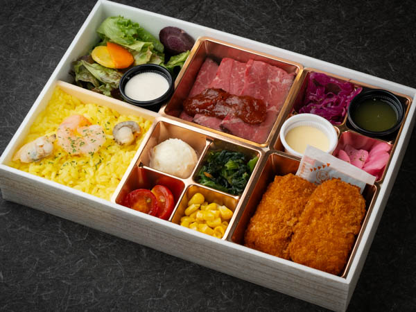 国産牛ステーキとエビクリーミーコロッケ（ブイヤベースライス）