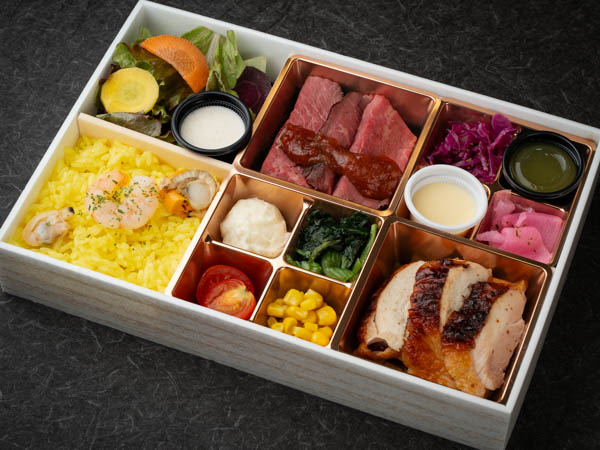 国産牛ステーキと味噌バターチキン（ブイヤベースライス）