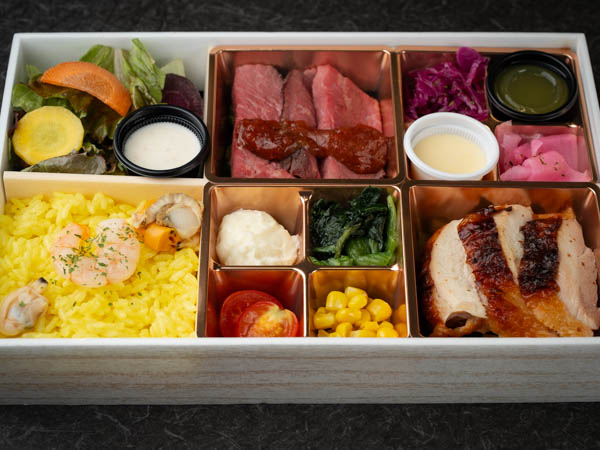 国産牛ステーキと味噌バターチキン（ブイヤベースライス）