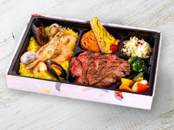 米沢牛のステーキとパエリア弁当