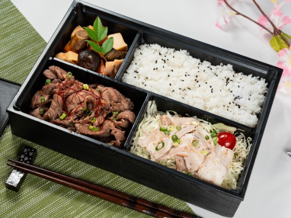 牛カルビ焼きと豚しゃぶの肉盛り弁当【上】