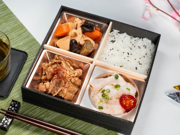 牛すきと豚しゃぶの肉盛り弁当
