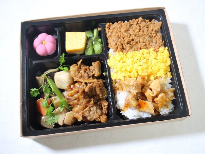 特選トロ牛上カルビ焼肉幕ノ内膳