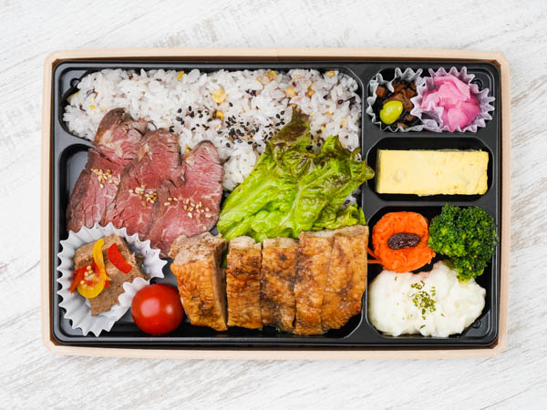 【十六穀米のボリューム弁当】厳選牛塩麹仕込みと甘辛特製ダレの鶏香味焼き