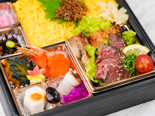 【高級鉄板焼御膳】塩麴仕込みの厳選牛ステーキと甘辛特製ダレの鶏香味焼ステーキ