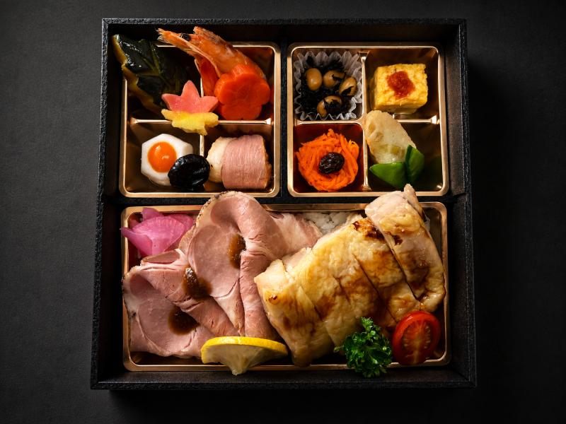 塩麹鶏ステーキとやわらかローストポーク幕ノ内膳