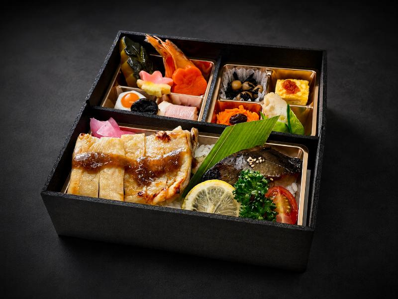 季節魚の西京焼と塩麹鶏ステーキ幕ノ内膳