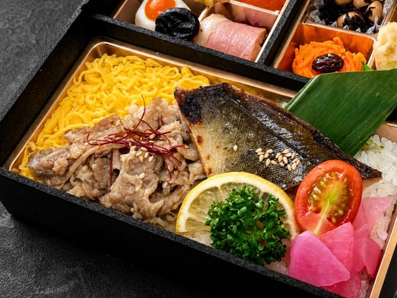 季節魚の西京焼と厳選牛炙り焼き幕ノ内膳