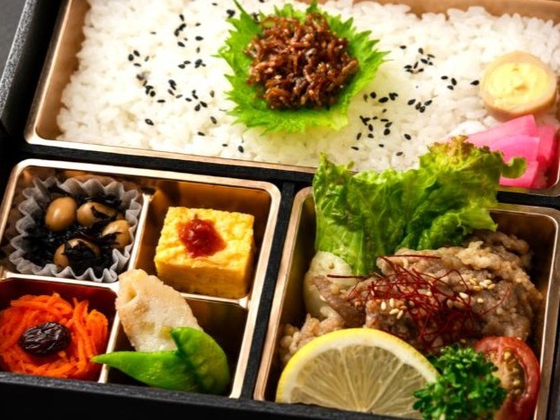 甘うま三元豚炙り焼幕ノ内膳