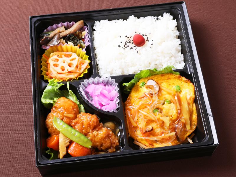 天津飯と酢鶏弁当