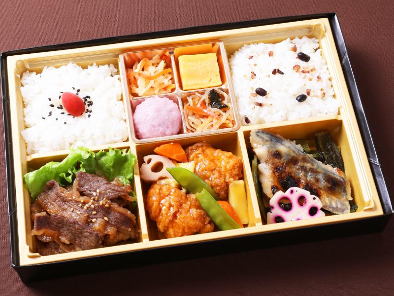 牛×魚御膳（牛焼肉、酢鶏、鰆の西京焼き）