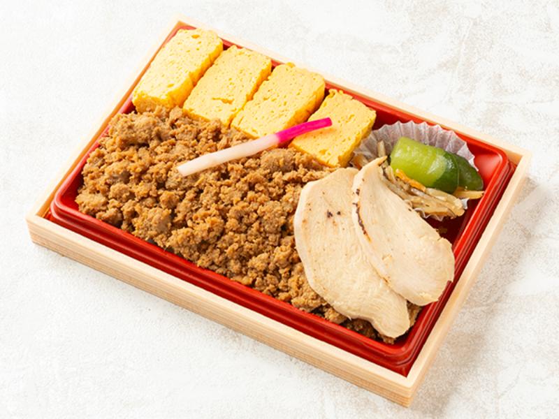 鶏そぼろ鶏チャーシュー弁当