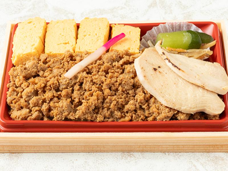 鶏そぼろ鶏チャーシュー弁当