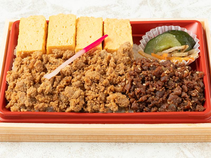 鶏そぼろ　牛タンしぐれ