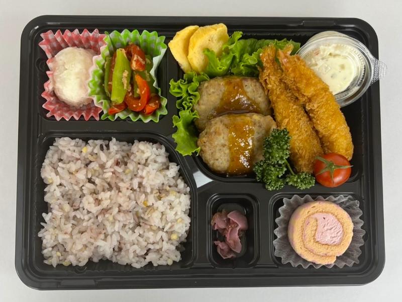 ハンバーグとエビフライの弁当
