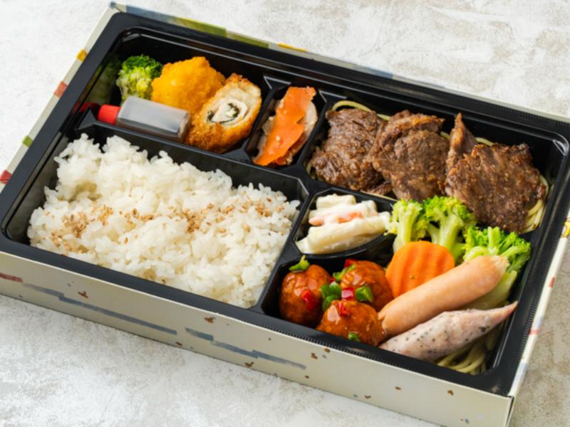 【贅沢】鎌倉ハムと黒毛和牛のステーキ弁当