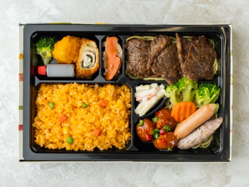 【贅沢】鎌倉ハムと黒毛和牛のステーキ弁当