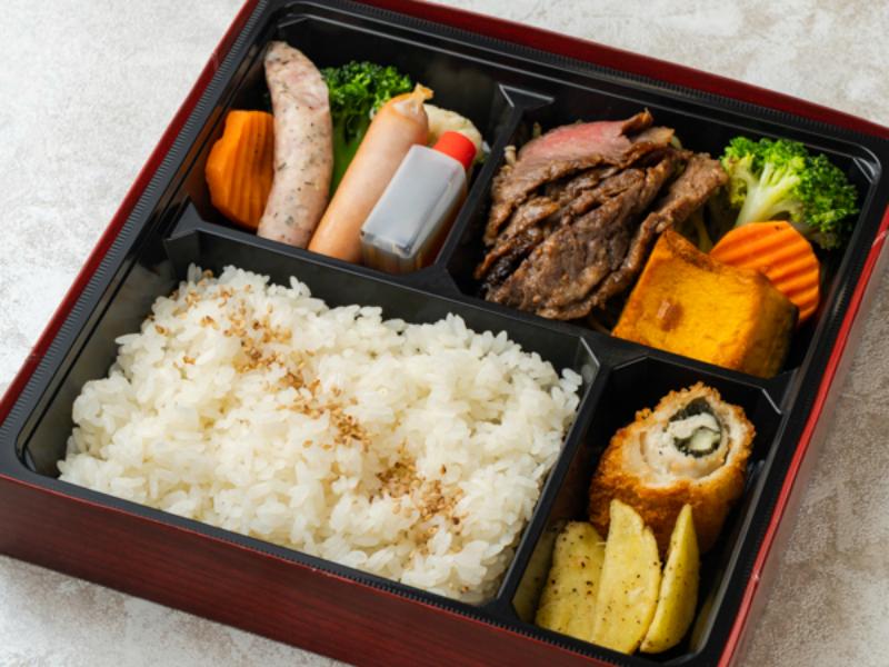 鎌倉ハムと黒毛和牛ステーキ弁当