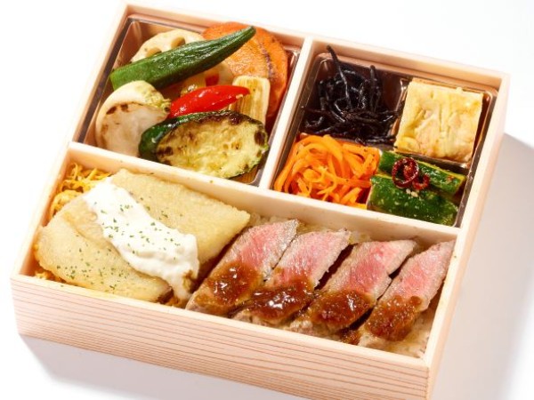 サーロインステーキ 白身魚ムニエル弁当