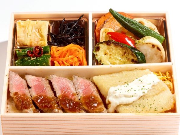 サーロインステーキ 白身魚ムニエル弁当