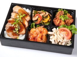 チンジャオロースと本格エビチリの焼豚重弁当