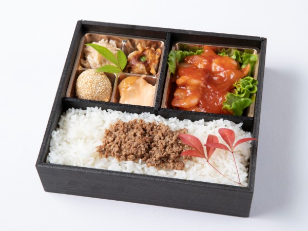 本格エビチリ＆牛そぼろラー油重御膳